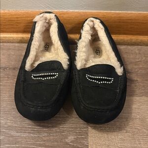 UGG Black Slippers with Plush Lining